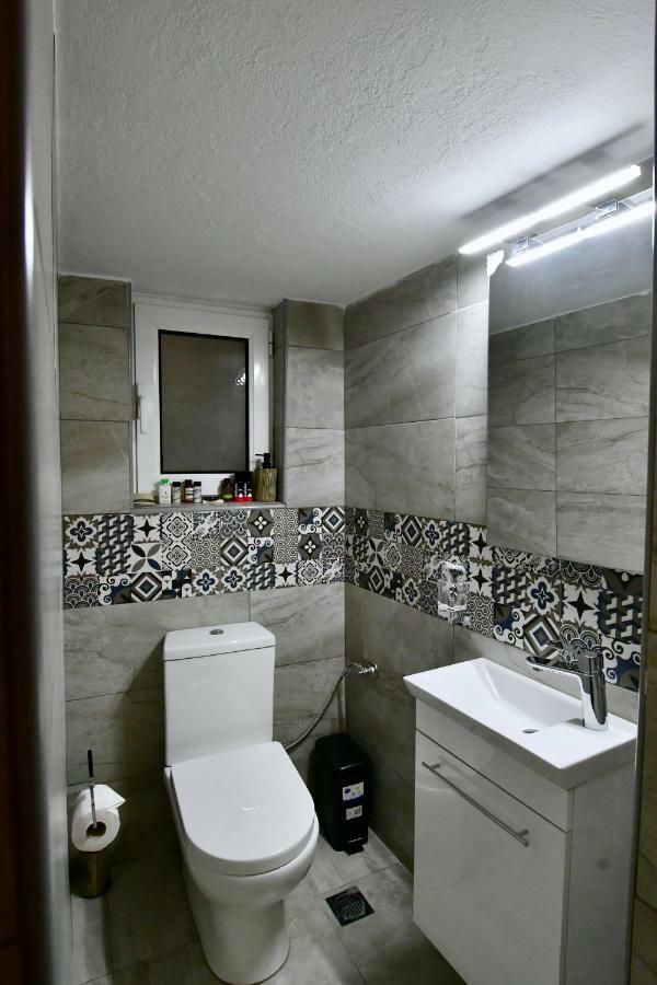 Comfortable, Spacious Studio @ Kolonaki Atene Esterno foto
